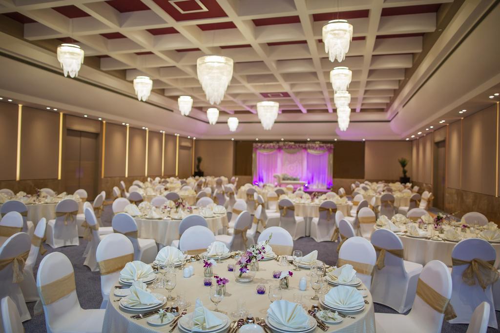 Готель Downtown Rotana Манама Екстер'єр фото The Grand Ballroom