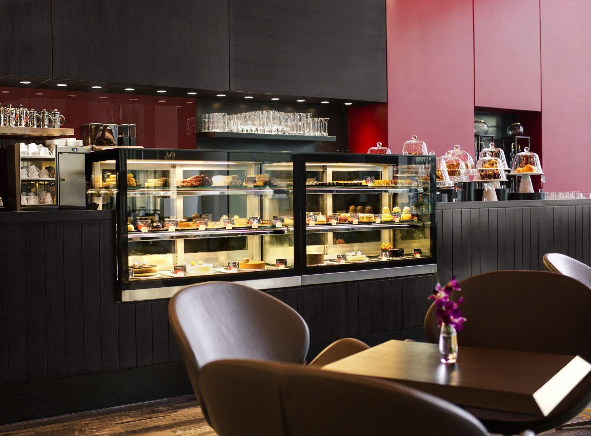 Готель Downtown Rotana Манама Екстер'єр фото A pastry shop in Bangkok, Thailand